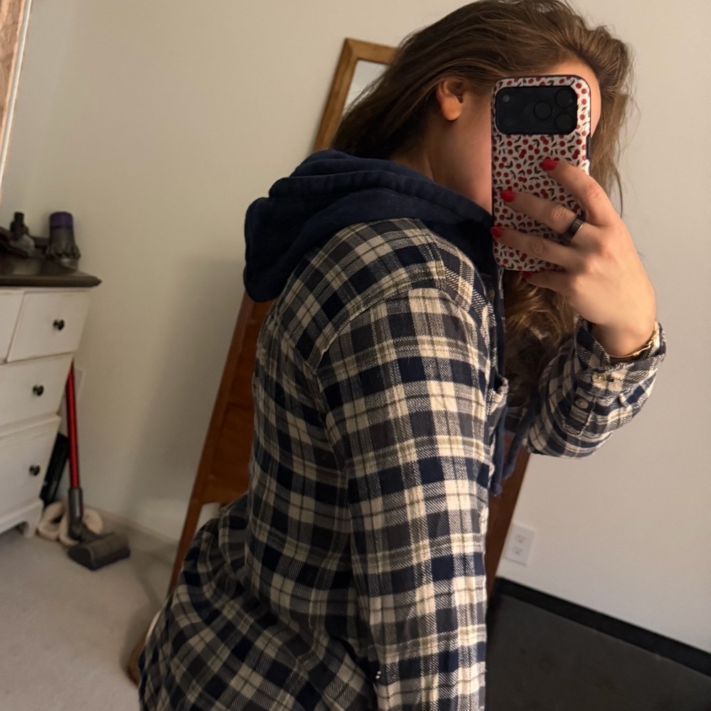 NWOT American eagle hooded flannel - Picture 2 of 3
